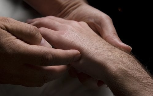 Fibromyalgia sensitivity to touch