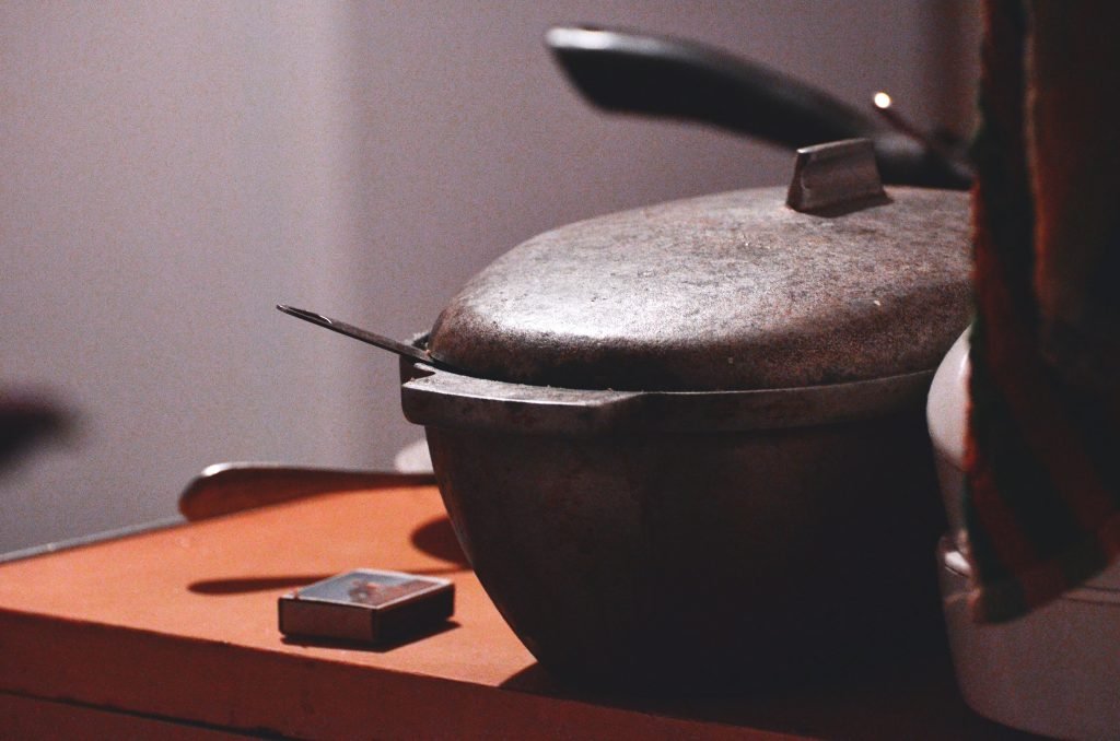 Cooking pot symbol for the womb, the fertility center.