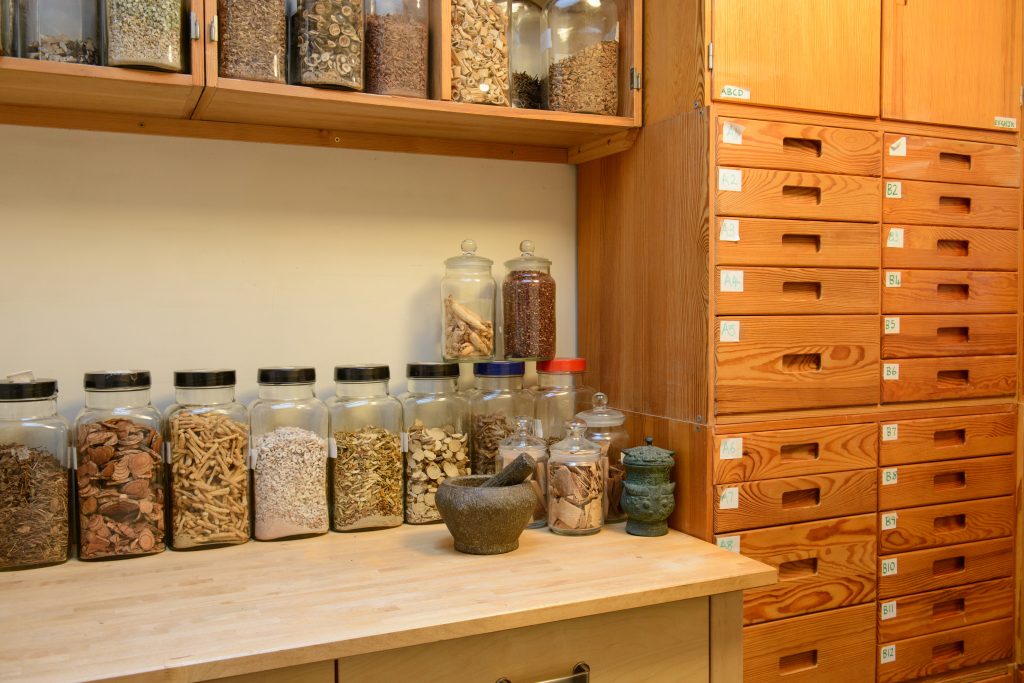 Choose Chinese Herbs for Purging 