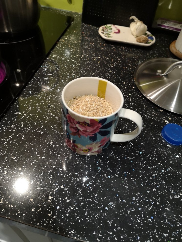 Main ingredient for Clogstoun Porridgee - pinhead oats