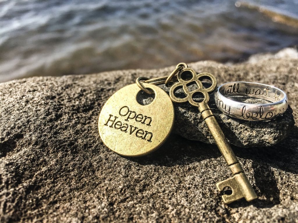 gold key on rock - feels like good point location