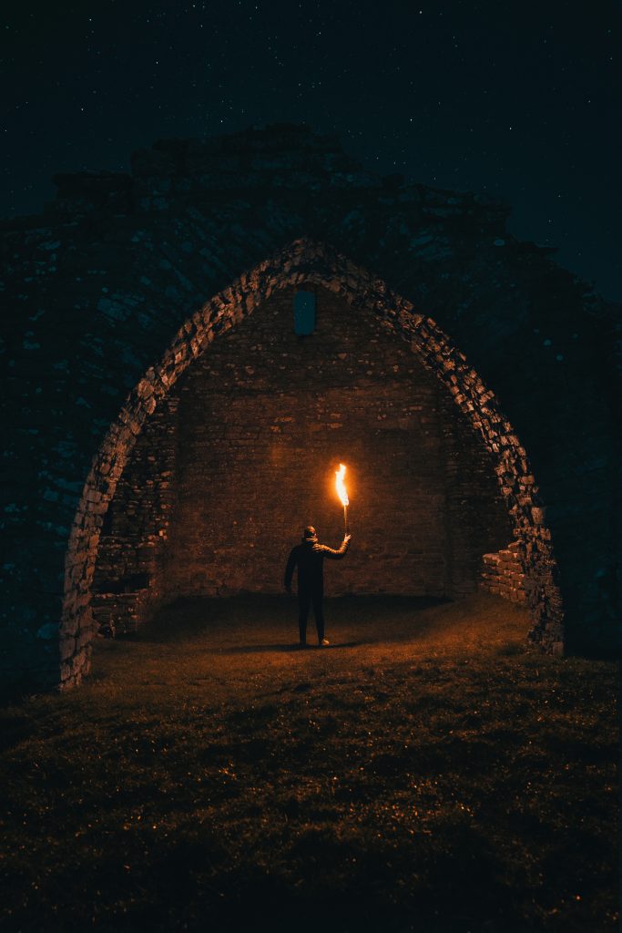 Person holding torch in building interior: striking but not always evidence!