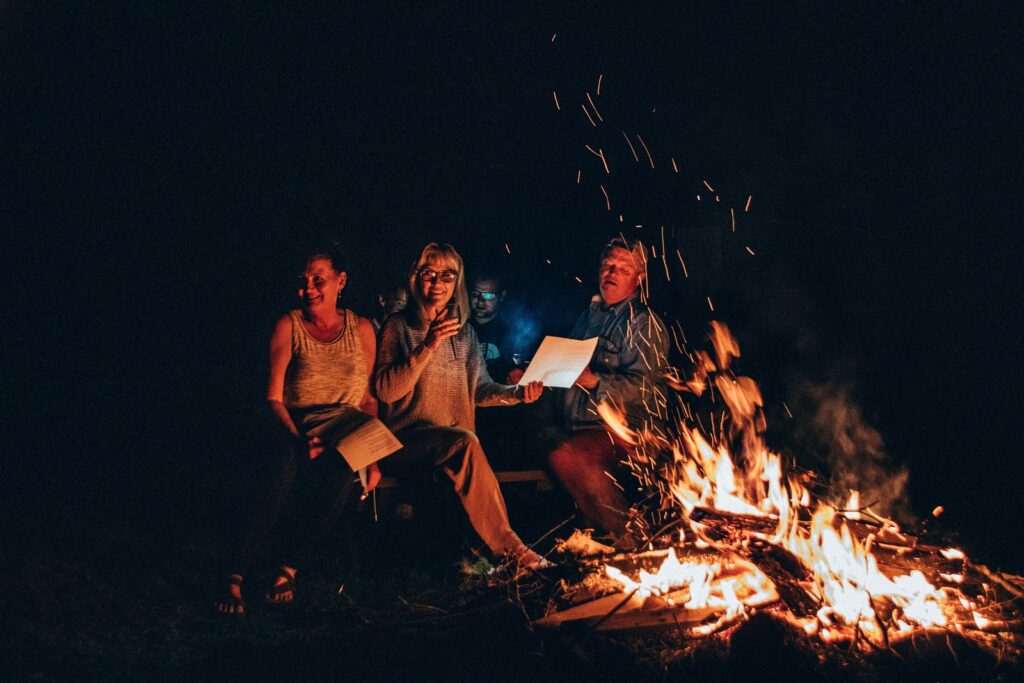 people sits in front of fire: help for kidney yang deficiency!