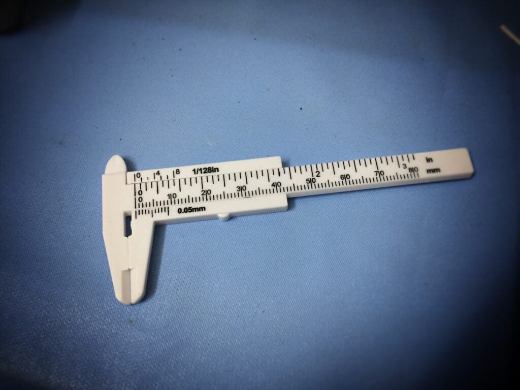 white caliper for measuring Pericardium 6